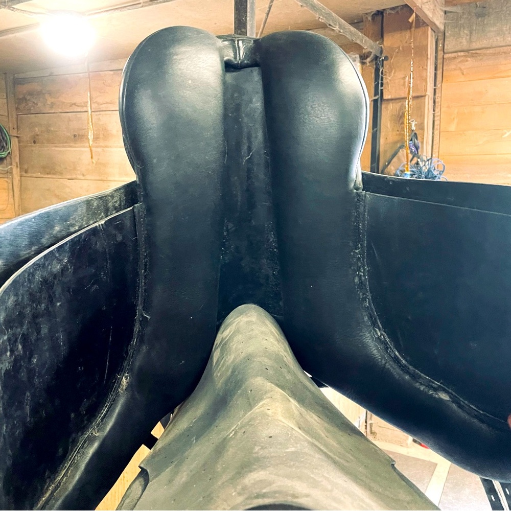 Smith-Worthington Mystic Argentine Dressage Saddle - Picture 6 of 7